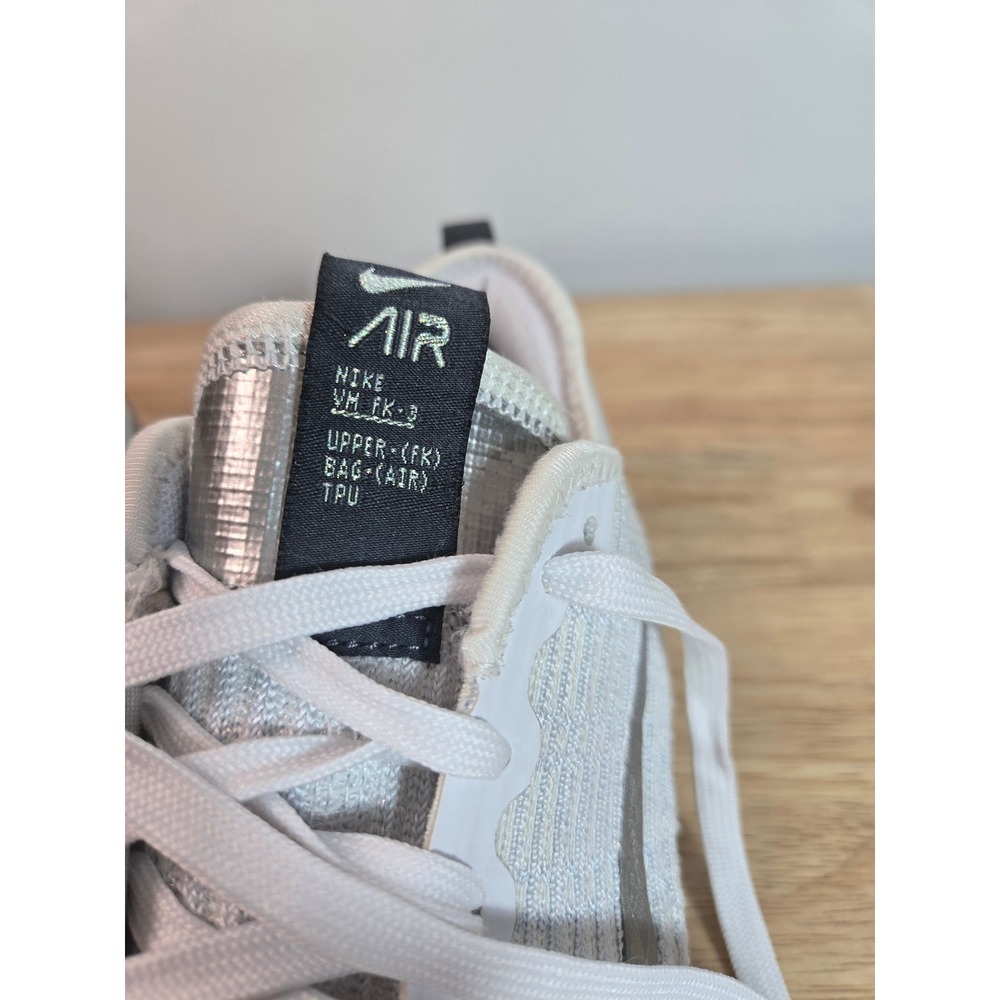 **Nike Air Max White Metallic Silver Sneakers Youth 5.5Y / Women's 7** - Picture 3 of 9